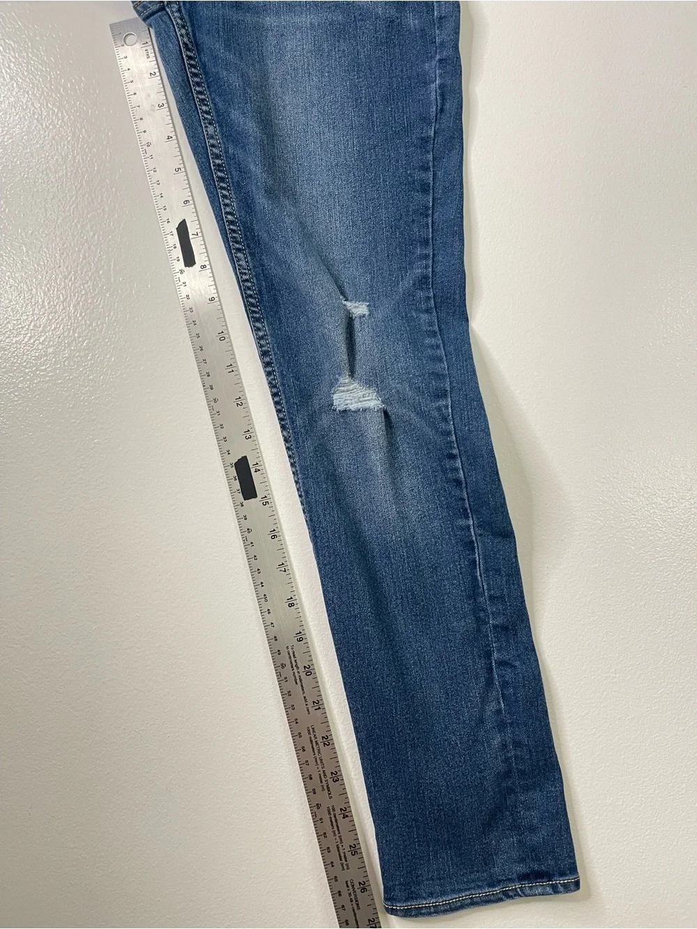 Levi's Boyfriend Distressed Medium Wash Jeans Girls Size 12 Reg